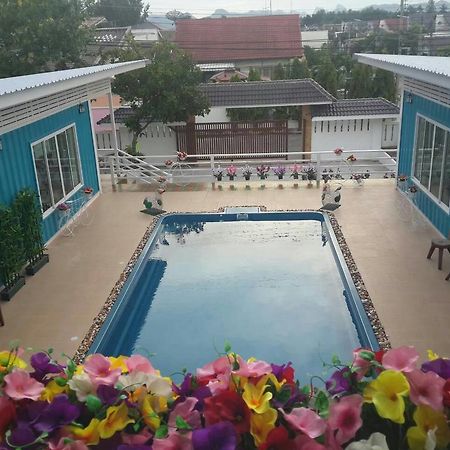 Farsai Homestay Lop Buri Екстериор снимка