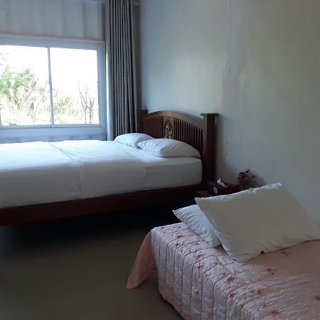 Farsai Homestay Lop Buri Екстериор снимка