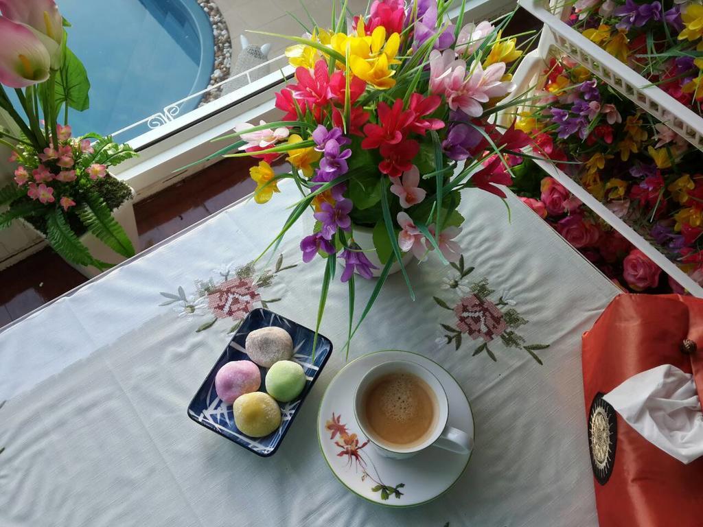 Farsai Homestay Lop Buri Екстериор снимка