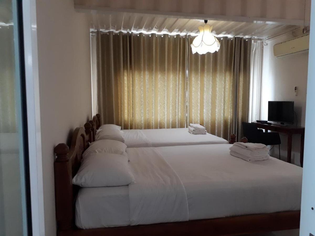 Farsai Homestay Lop Buri Екстериор снимка