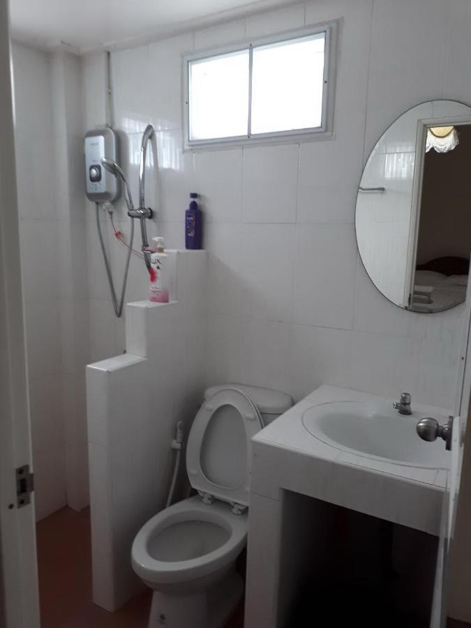 Farsai Homestay Lop Buri Екстериор снимка